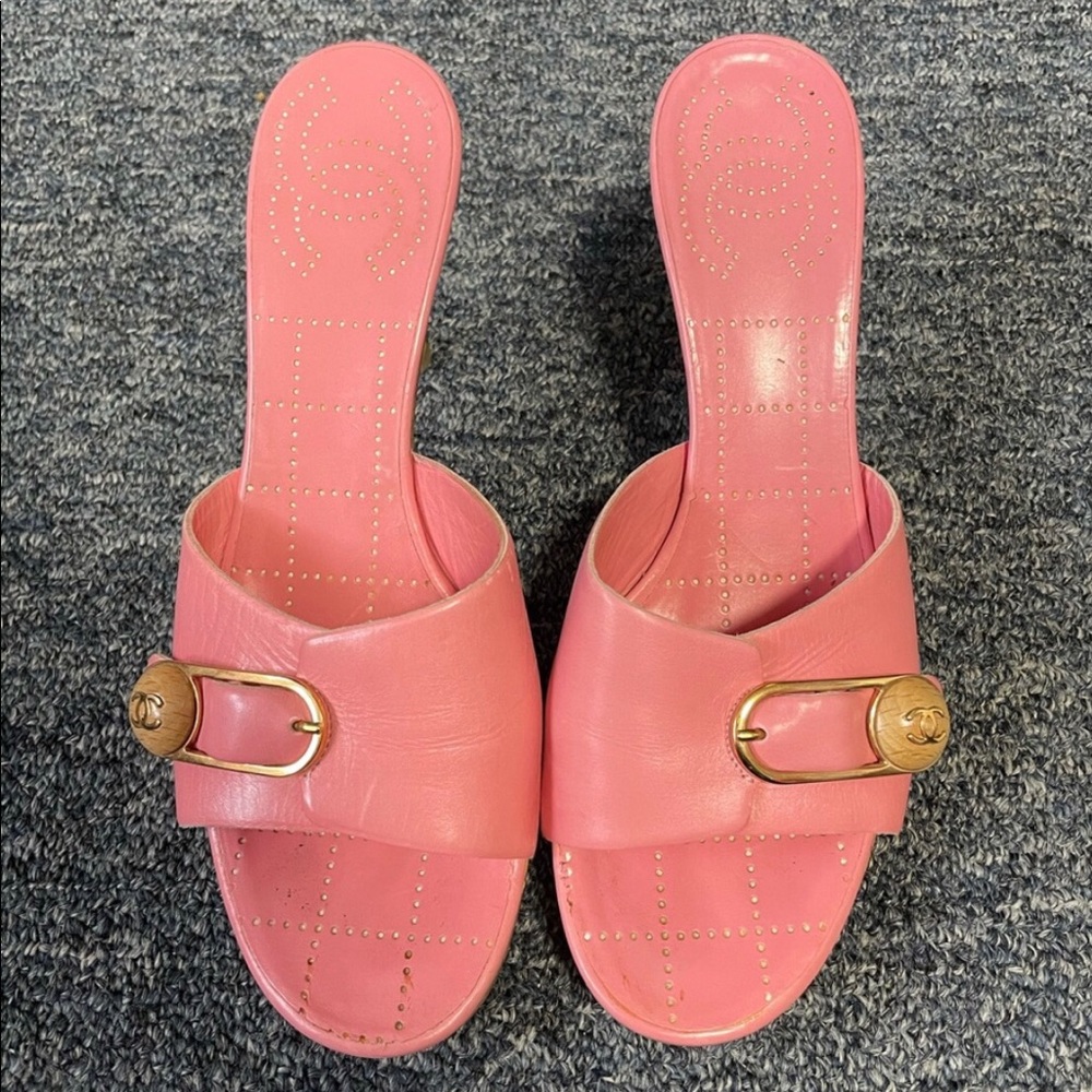 Vintage Chanel slides with low heels size 38